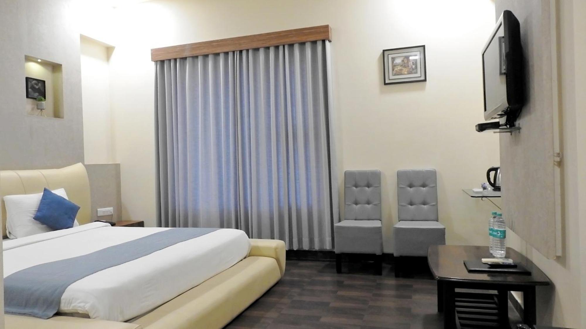 Hotel Sai Miracle Shirdi Exteriör bild
