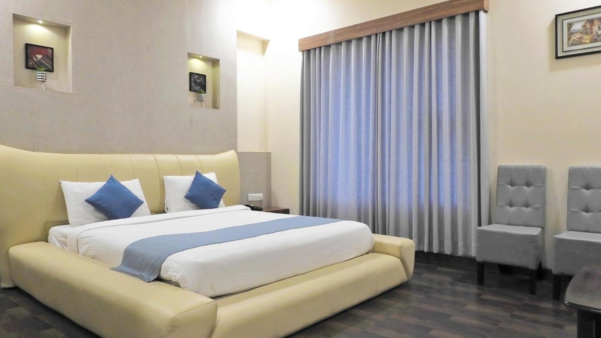 Hotel Sai Miracle Shirdi Exteriör bild