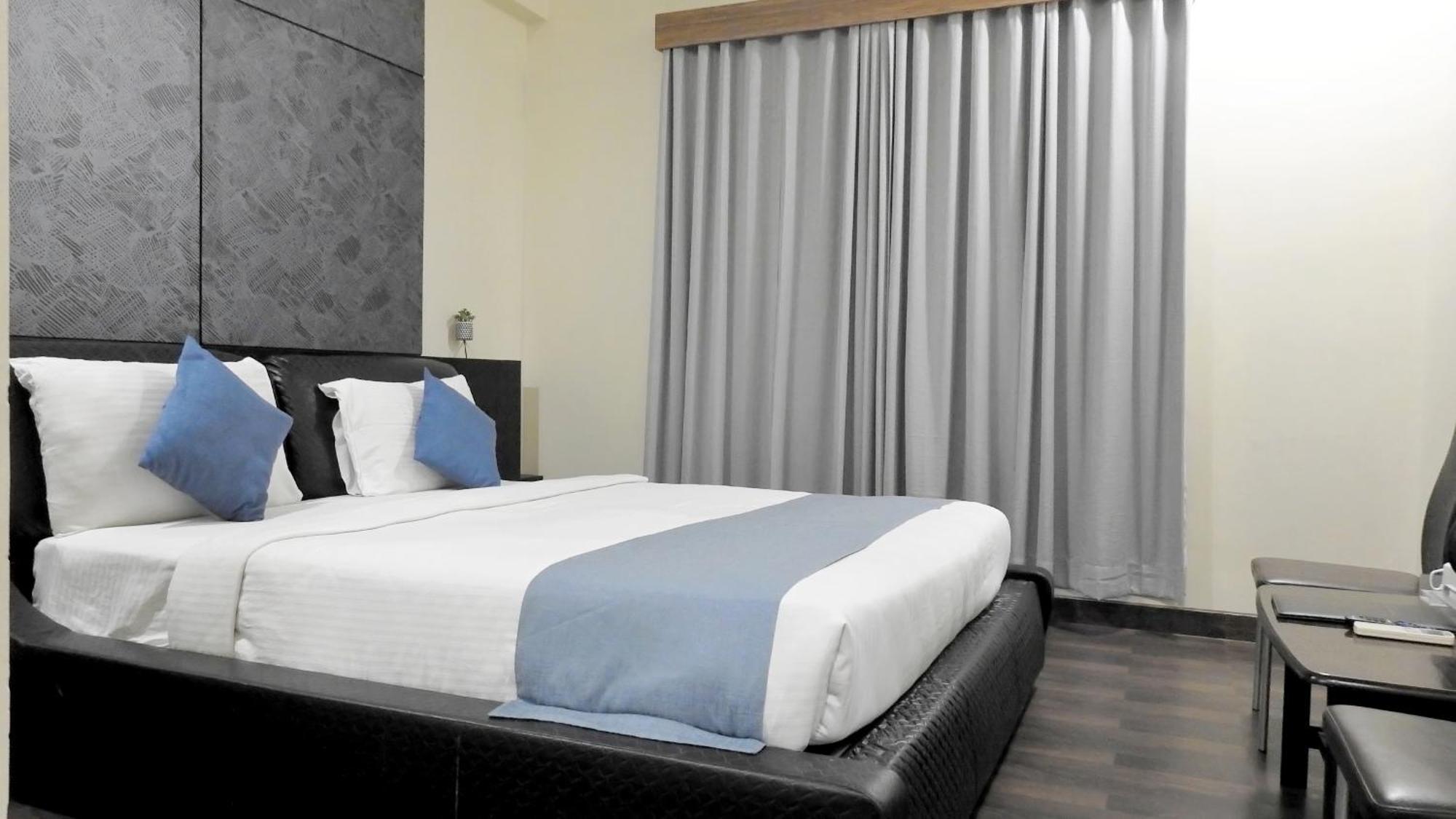 Hotel Sai Miracle Shirdi Exteriör bild