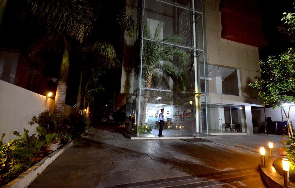 Hotel Sai Miracle Shirdi Exteriör bild