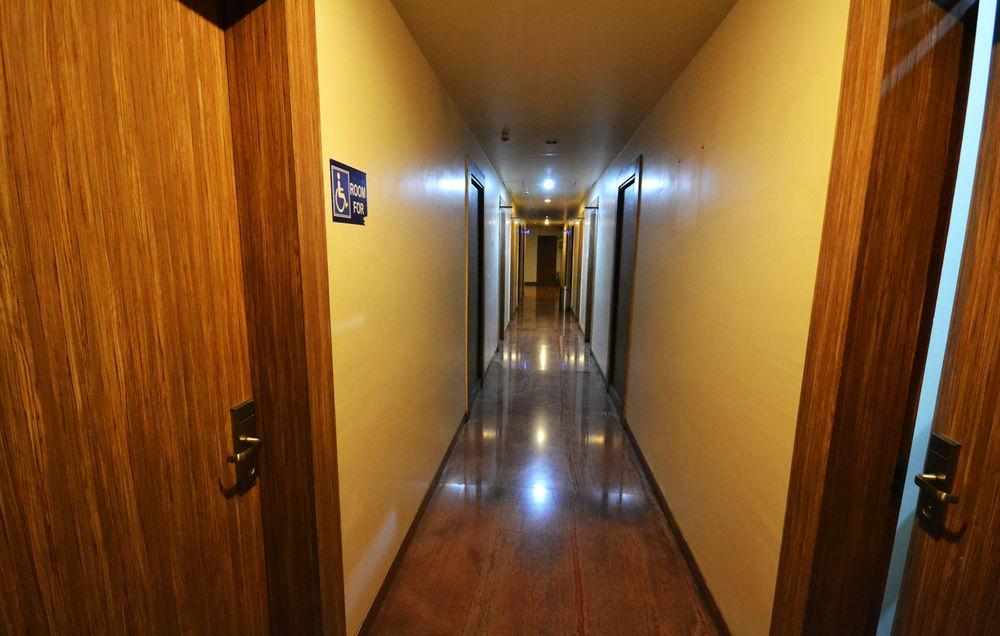 Hotel Sai Miracle Shirdi Exteriör bild