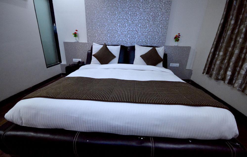 Hotel Sai Miracle Shirdi Exteriör bild