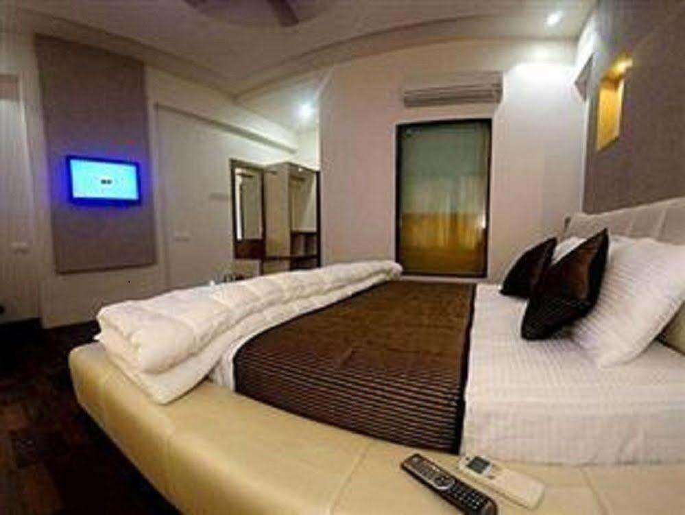 Hotel Sai Miracle Shirdi Exteriör bild